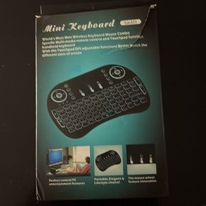 Mini Bluetooth cordless keyboard black / green